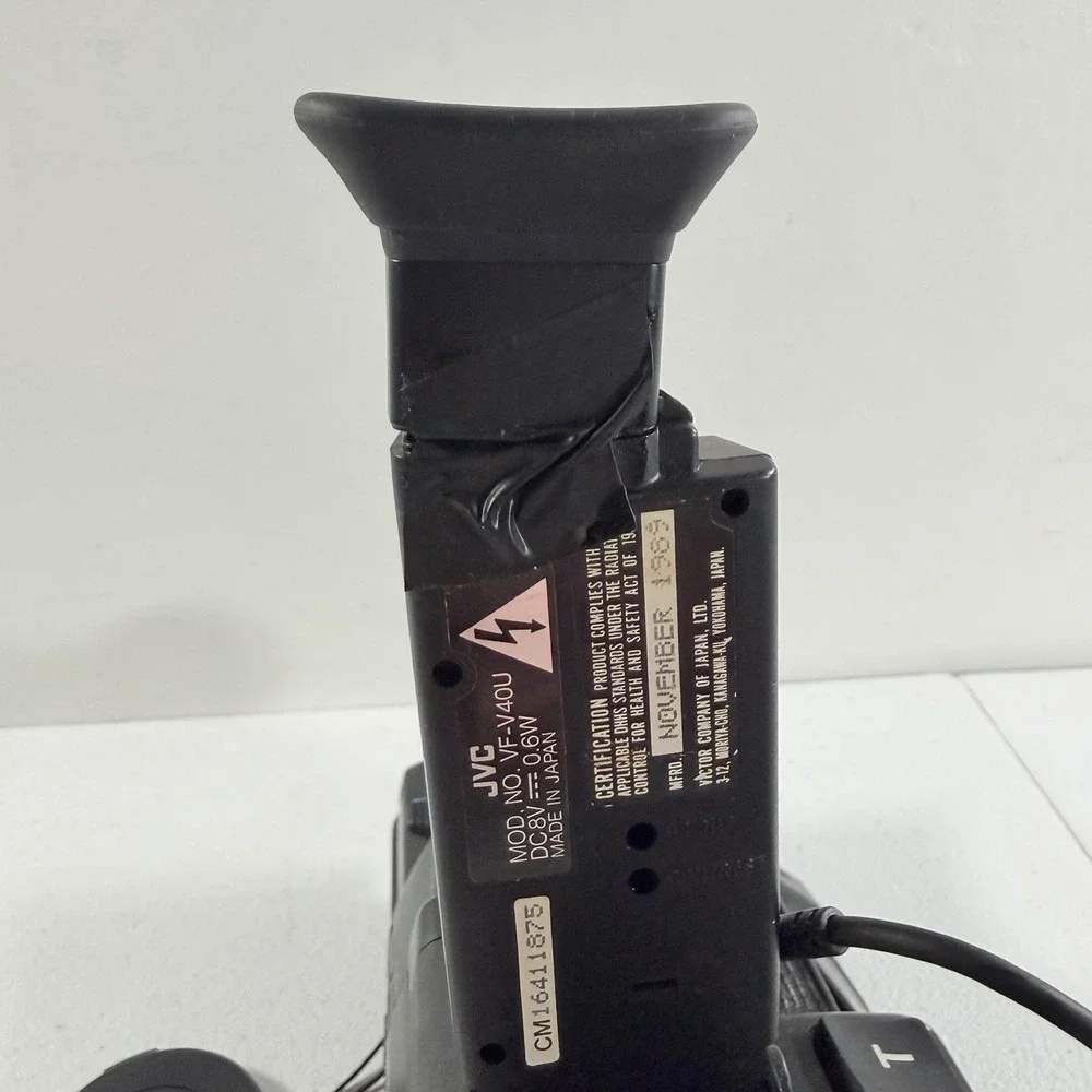 JVC GR-S70U Super VHS-C Video Movie Camcorder Vintage POWERS ON AS IS READ